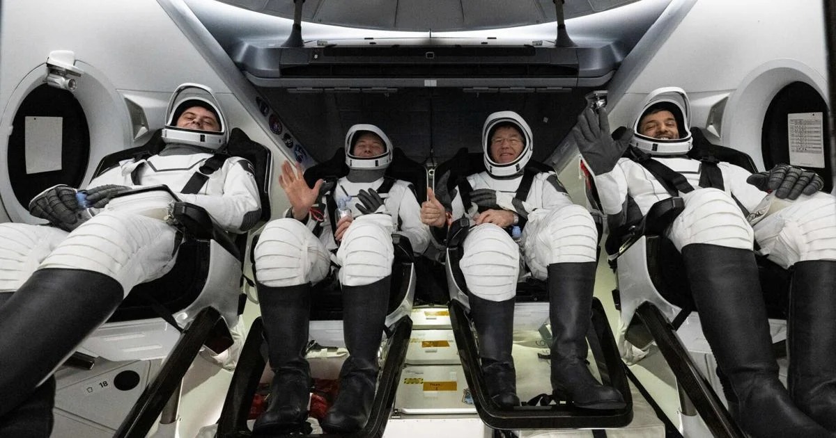Four astronauts safely return to Earth after 6 month stay on International Space Station